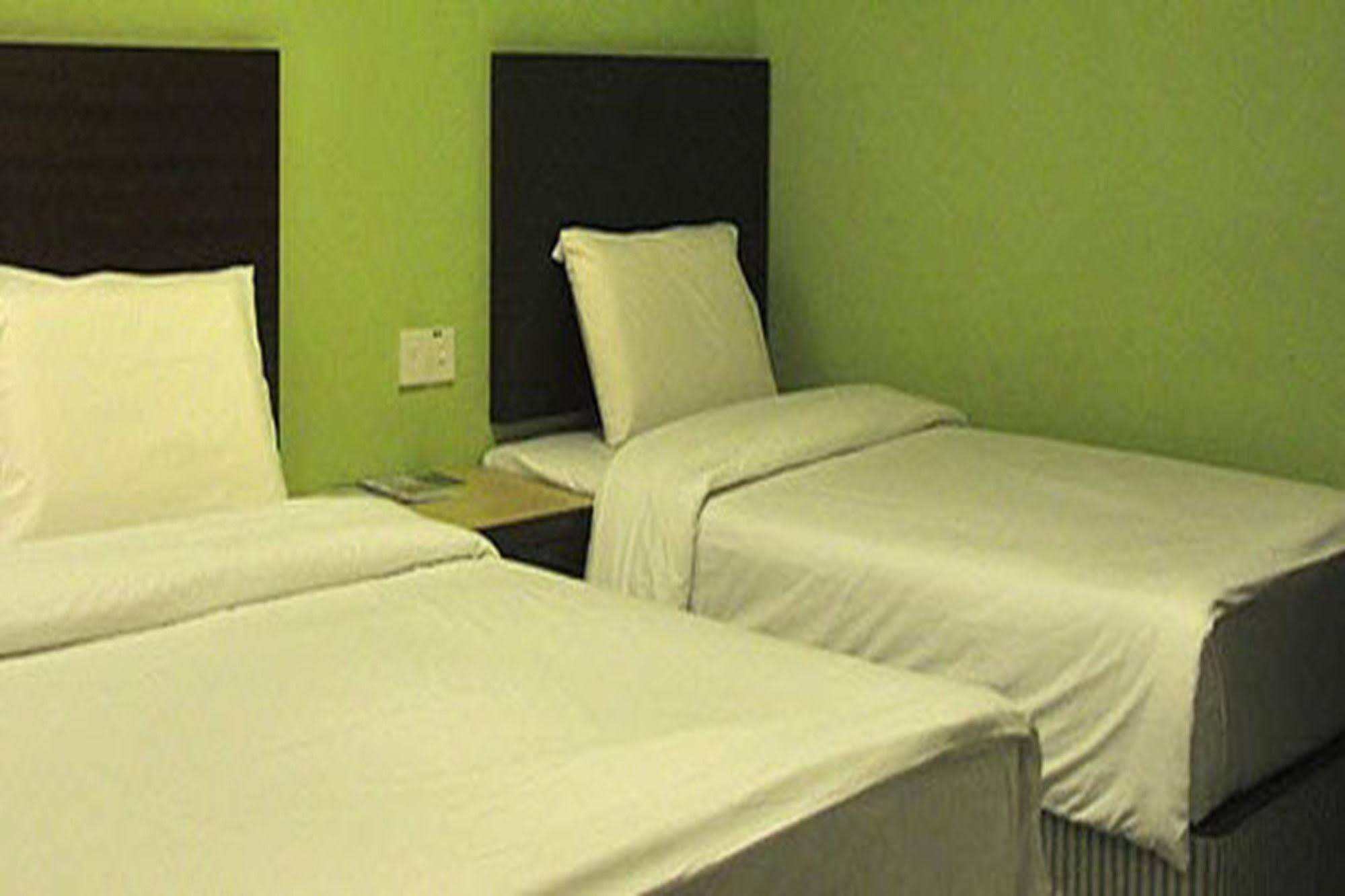 Golden Bay Hotel Malakka Dış mekan fotoğraf